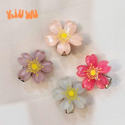 đầu năm tặng kẹp tóc cho người quen