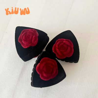 đầu năm mua kẹp tóc có sao không